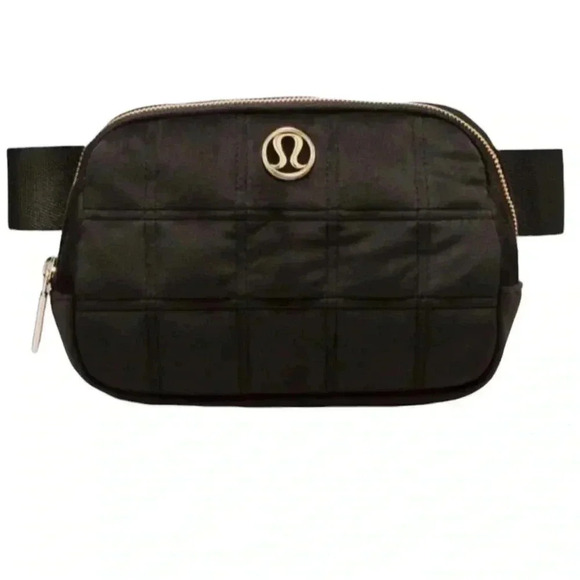Lululemon Everywhere Belt Bag Quilted Velour Black & Gold Velvet Crossbody - Picture 1 of 5